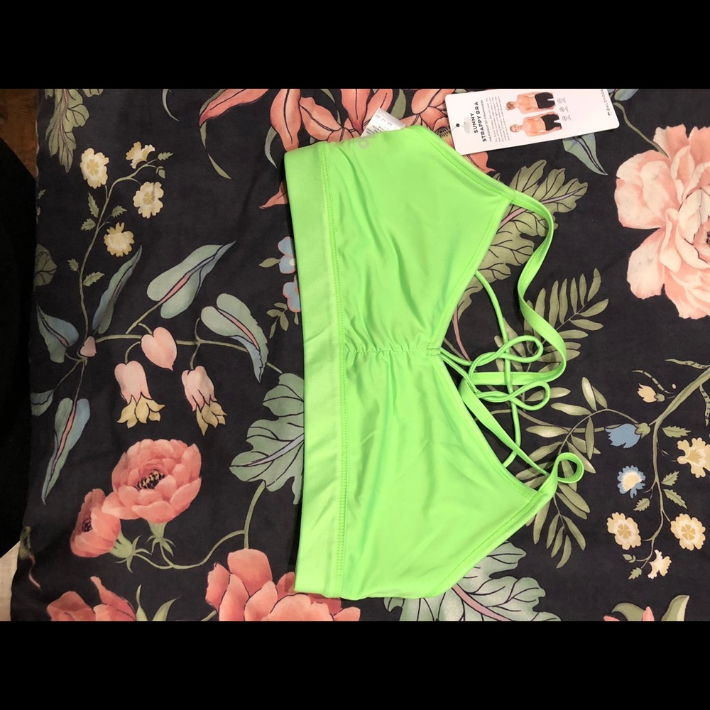 Alo yoga sports bra